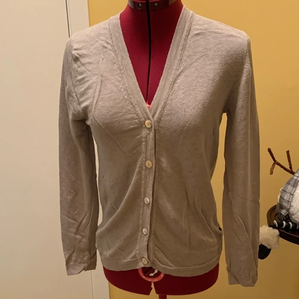 100% Capri St. Tropez Button-Up Knit Cardigan with Wrap Keyhole Back - Picture 3 of 11